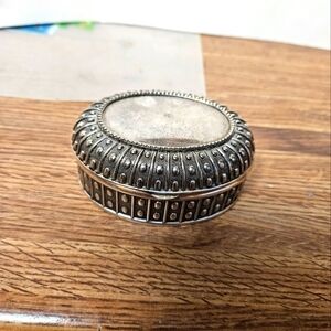 Vintage Elegance Silver Silver-plated Trinket Box